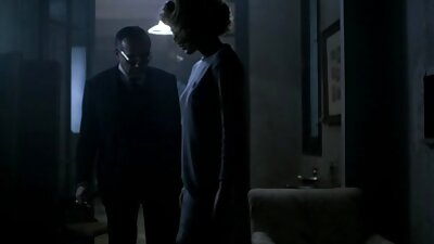 Puița și-a ținut respirația și a făcut filme porno cu maturi o muie sub apă.