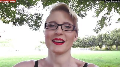 Băiatul se ia pizde mature paroase cu o blondă spectaculoasă într-un mod amuzant.