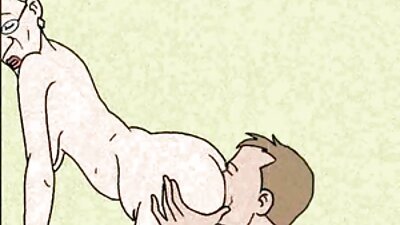 Un tip pompat a tras o femeie de culoare porno cu mame mature apetisantă între sâni.